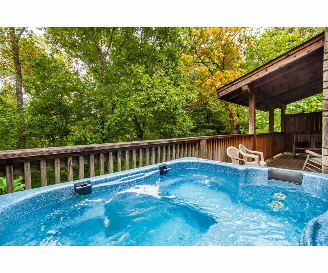 Willa Peekaboo With Hot Tub, Pool Table, And Jacuzzi Pigeon Forge Zewnętrze zdjęcie